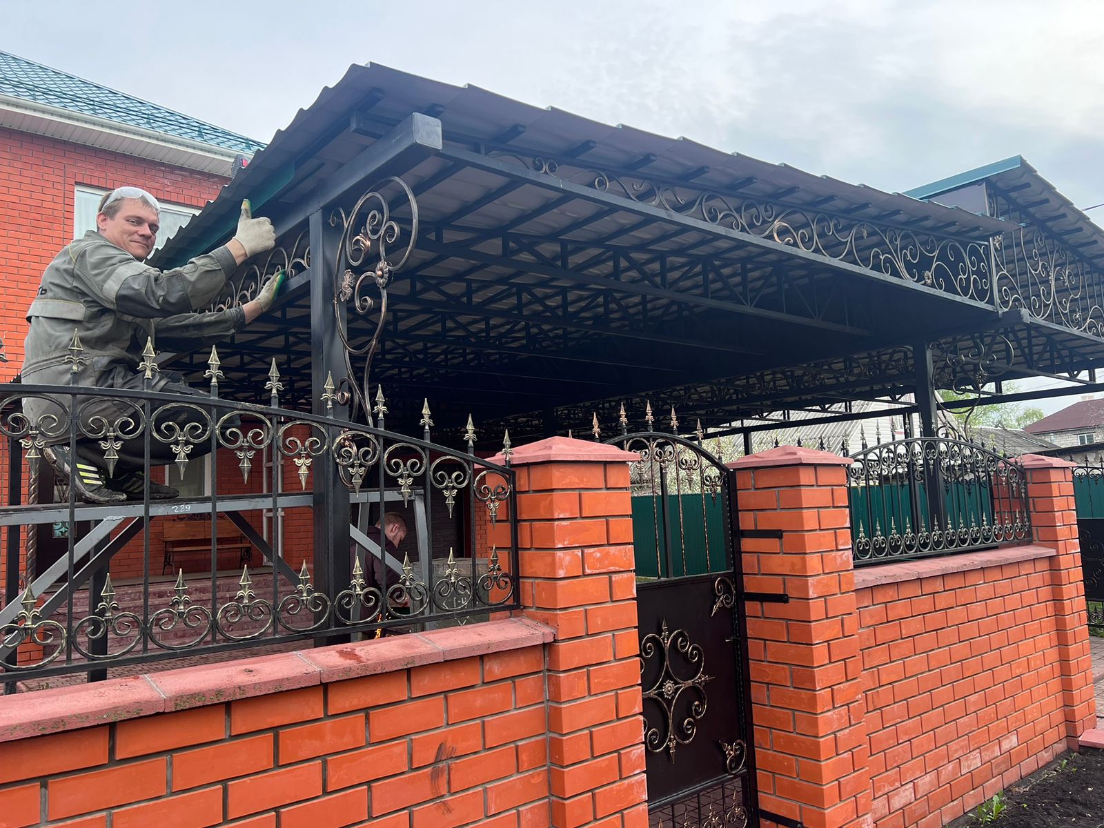 Кованый автонавес